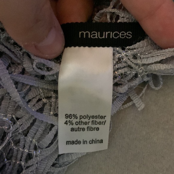 Maurice’s Scarf - Picture 3 of 3